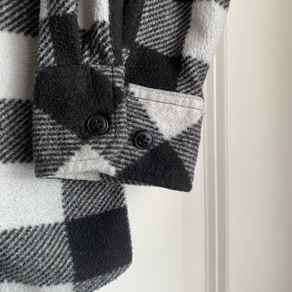 Boys Shirt Size 10/12 - Picture 12 of 14